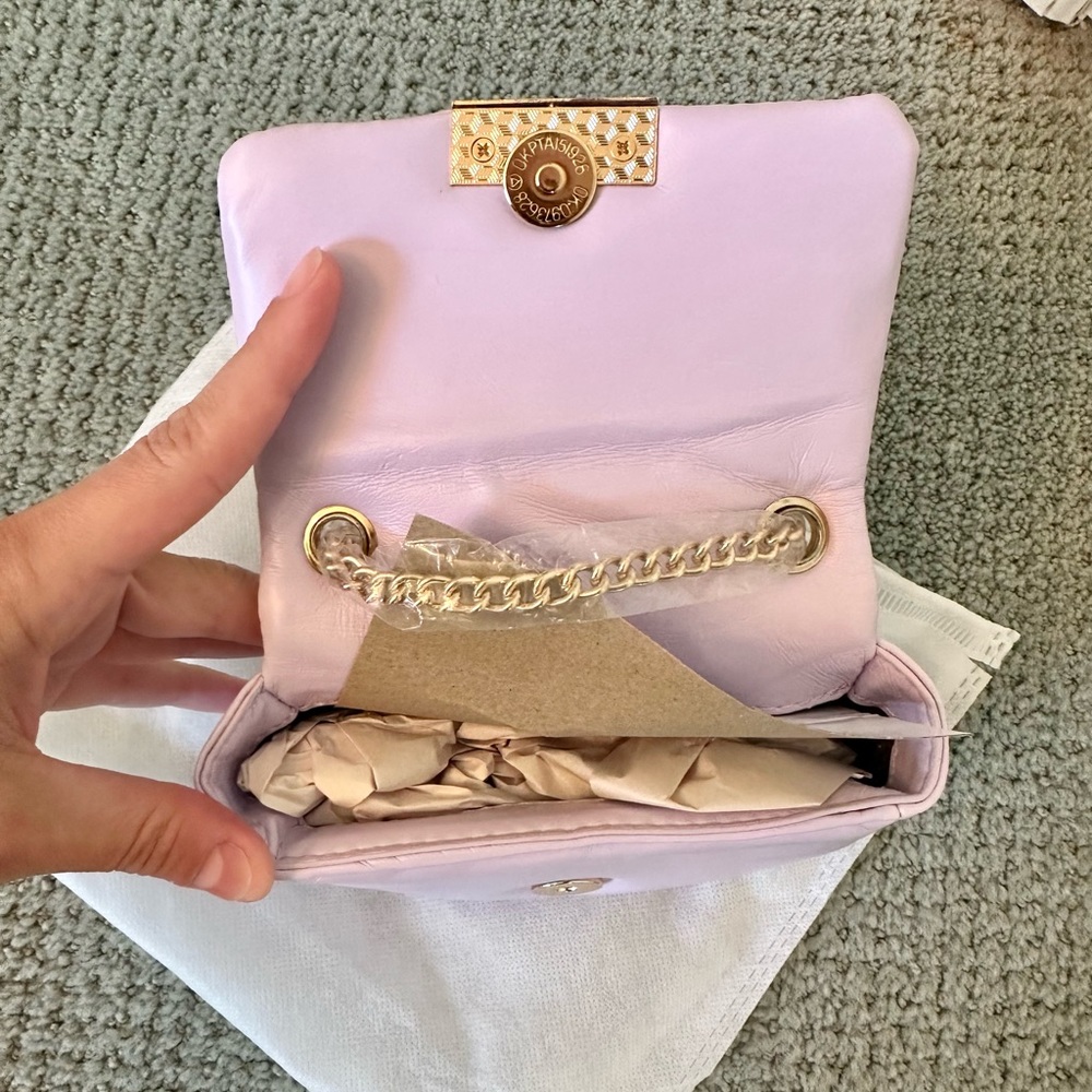 Francesca's - Adorable Lavender Crossbody with Gold Chain - BNWT! - Picture 5 of 5
